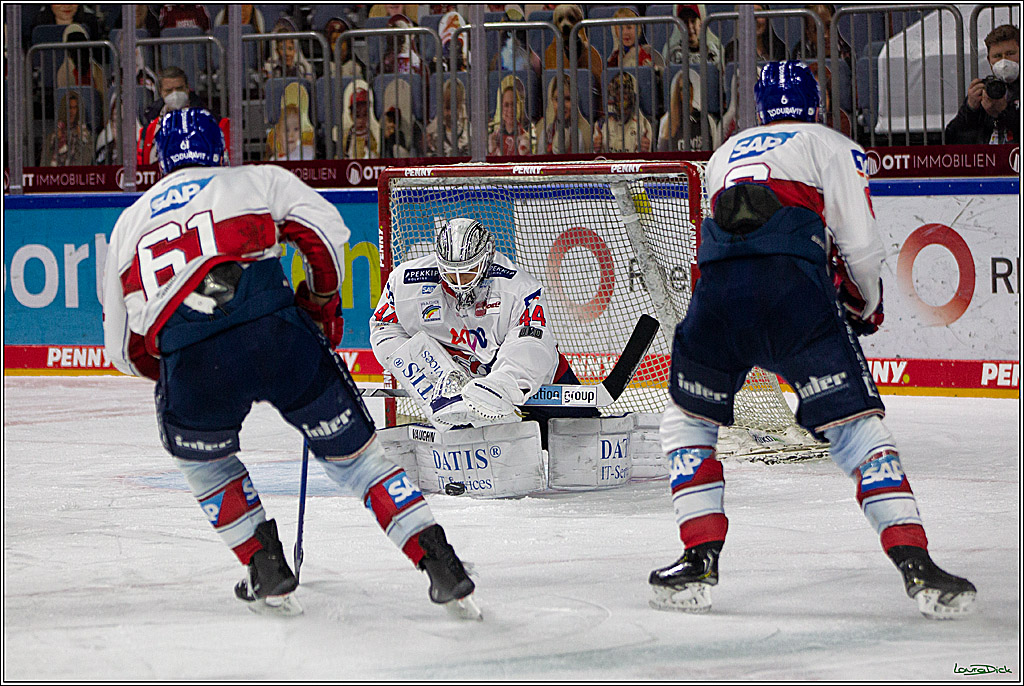 PENNY DEL;  Koelner Haie - Adler Mannheim; Koeln, 08.04.2021